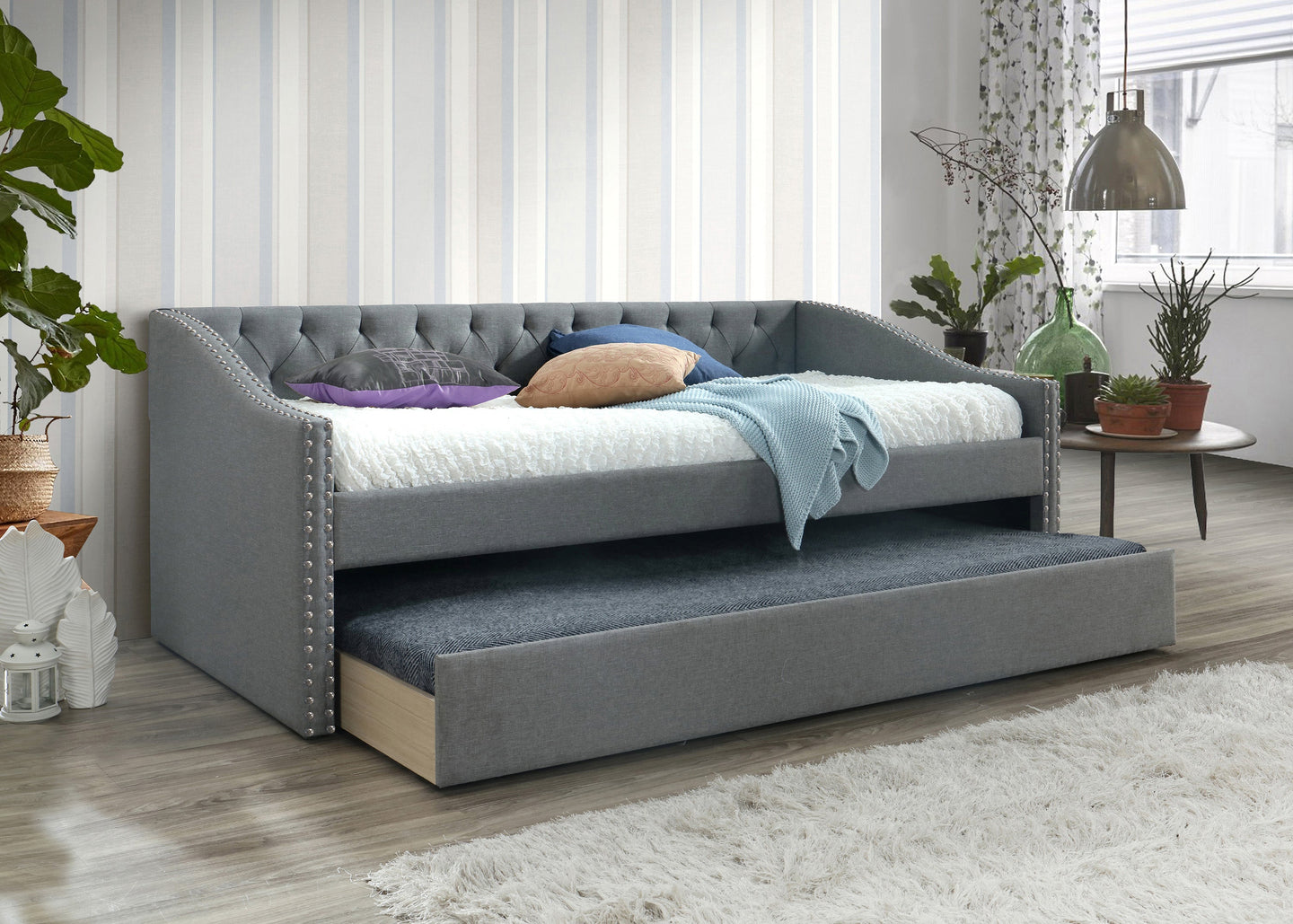 Loretta Daybed
