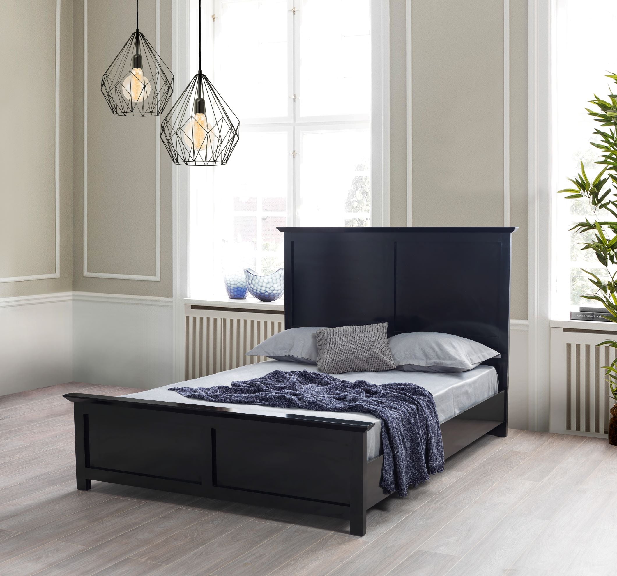 Erika Black 4 pc Queen Bedroom Set