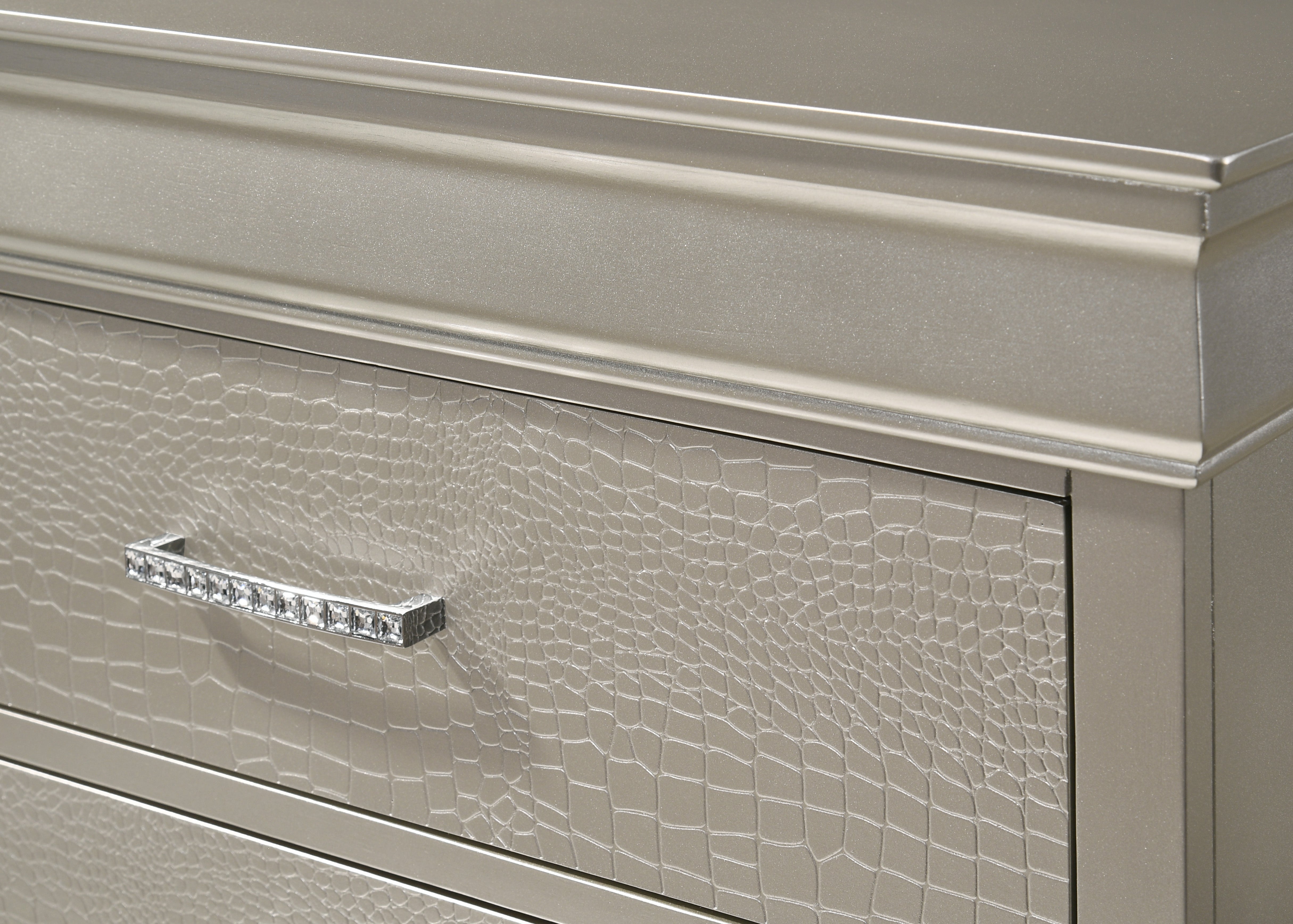 Amalia Chest