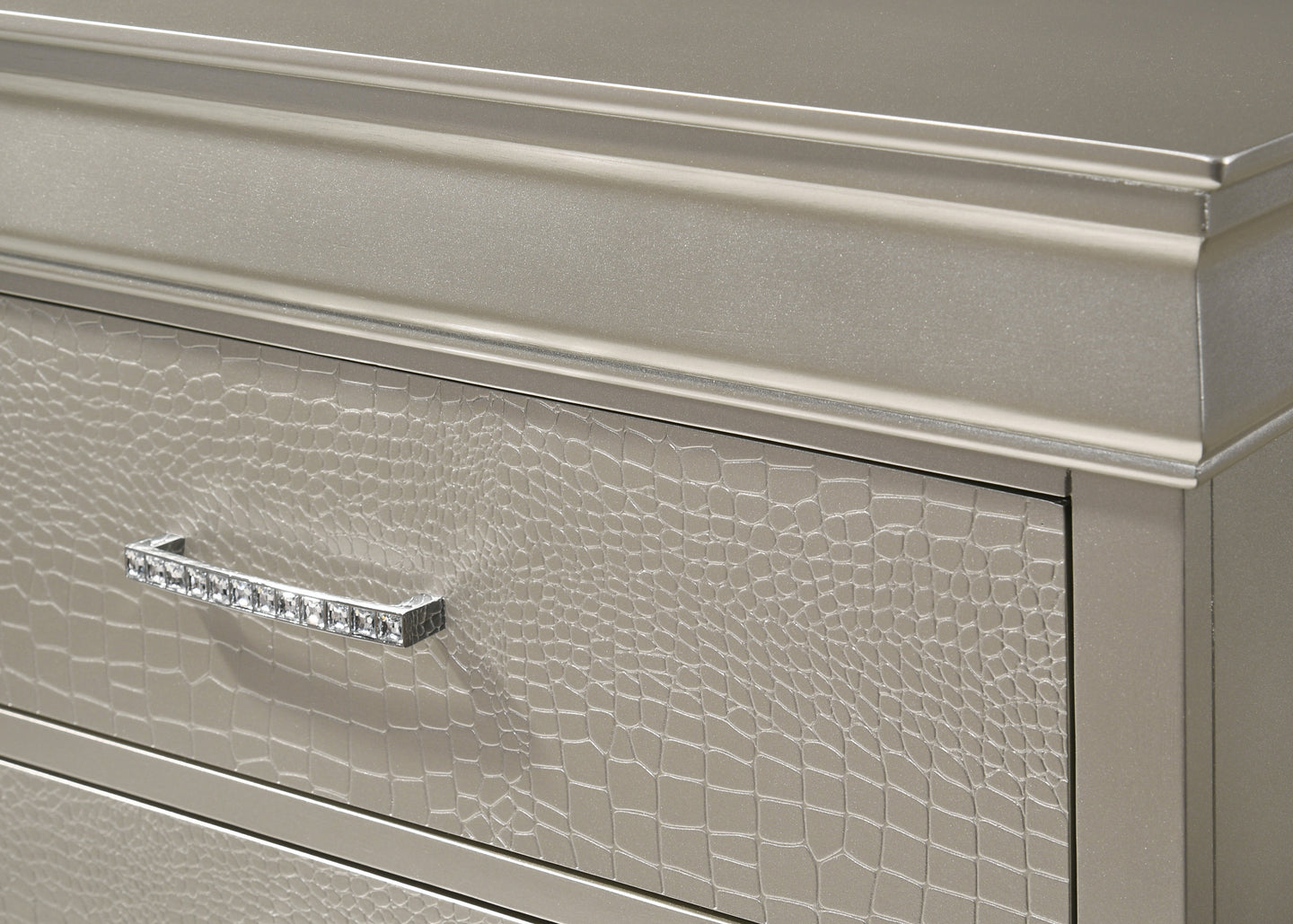 Amalia Chest