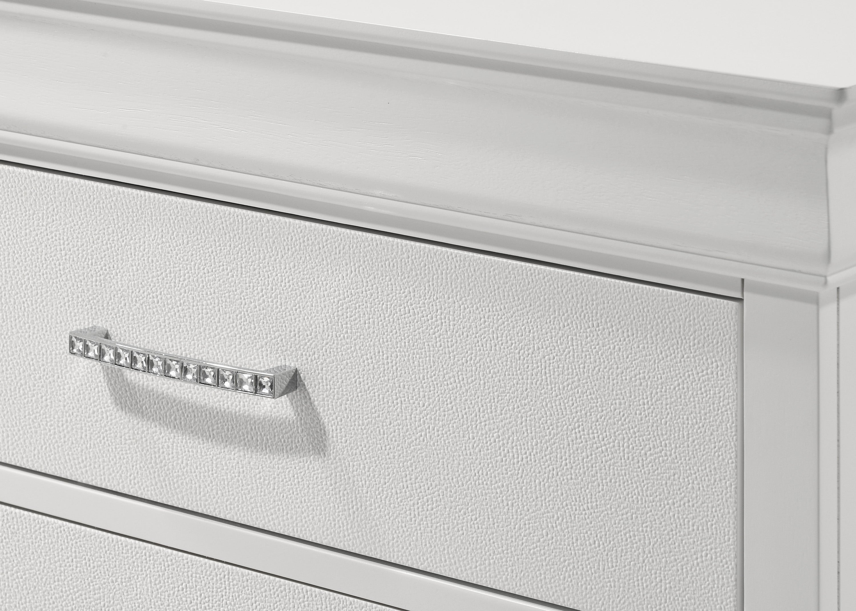 Amalia Chest White