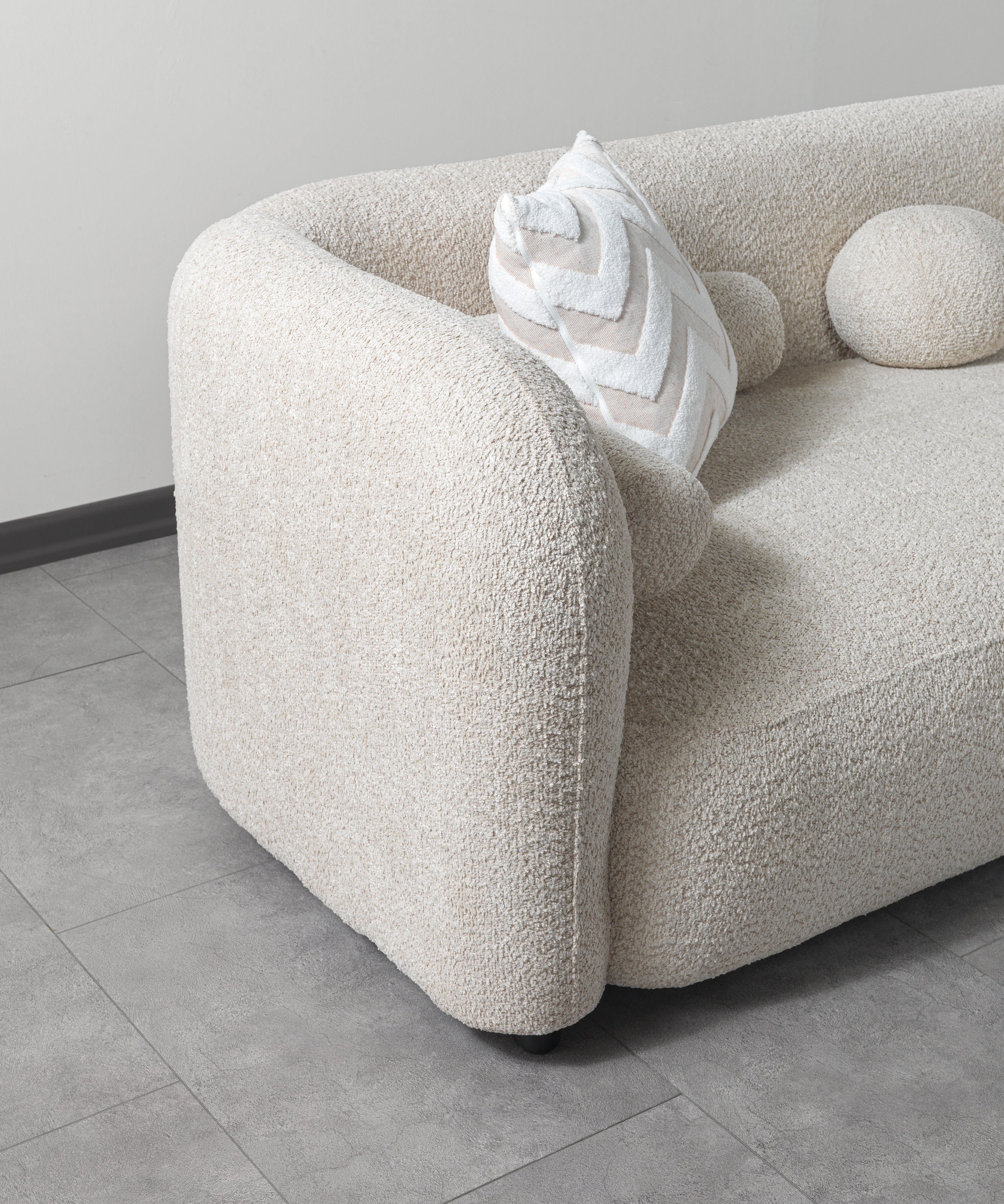 Liva Sand Boucle RAF 110" Sectional