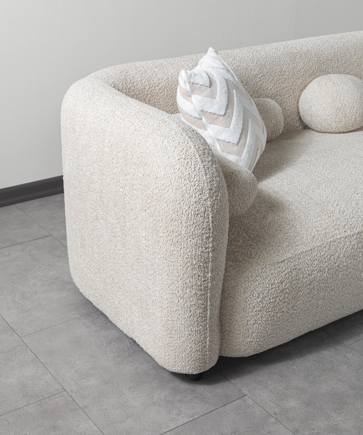 Liva Sand Boucle RAF 110" Sectional