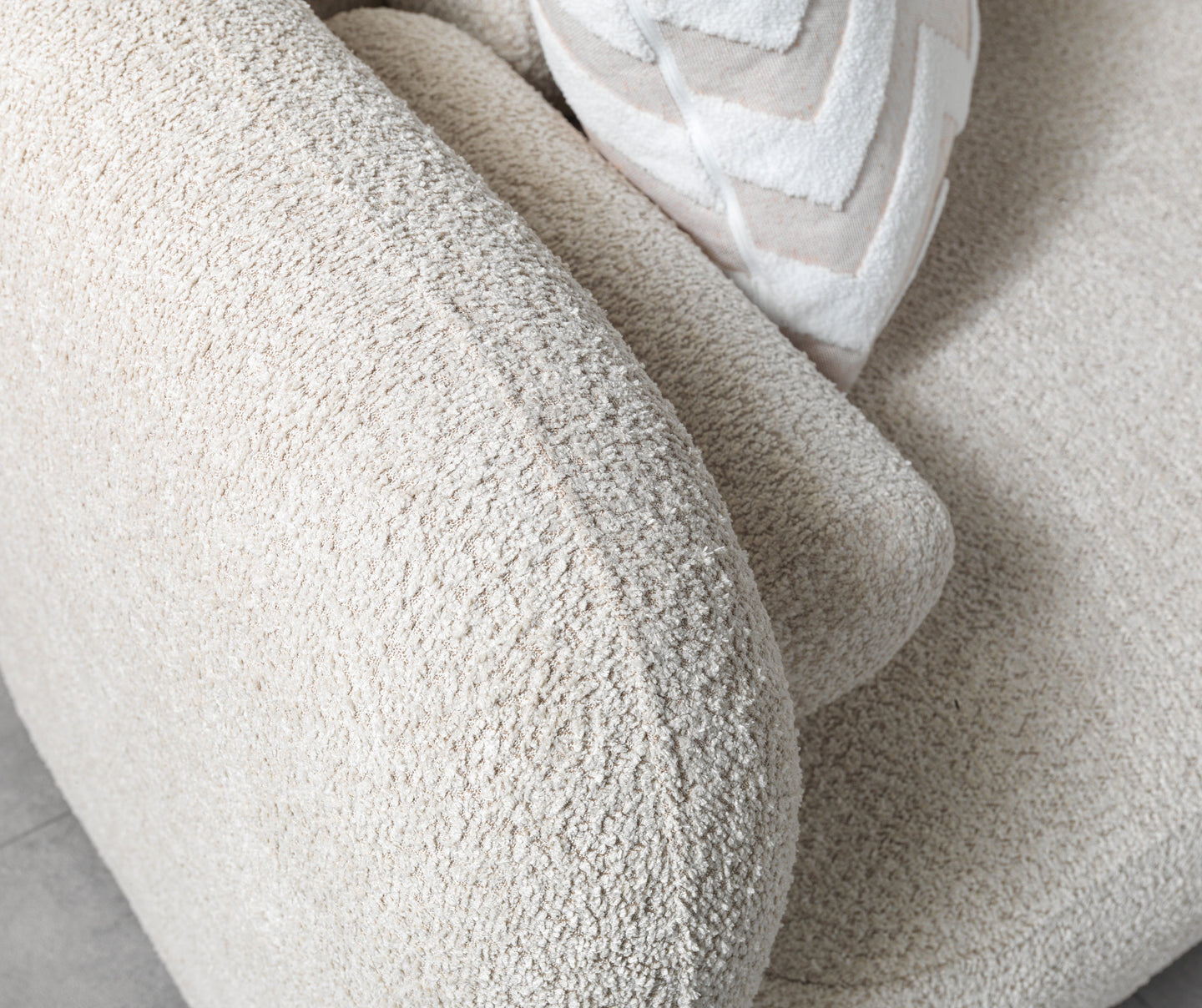 Liva Sand Boucle RAF 110" Sectional