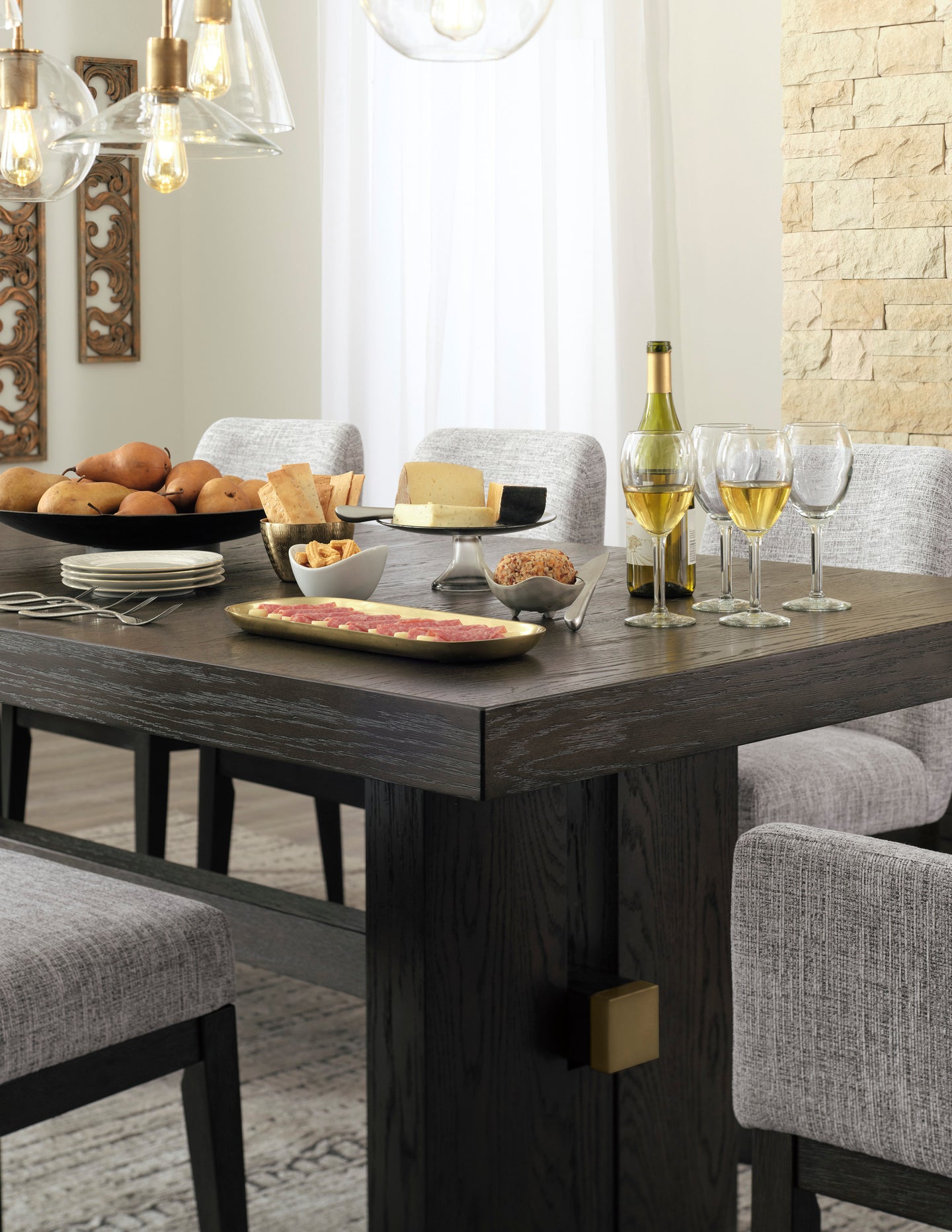Ashley D984 - Table & 6 Chairs Set